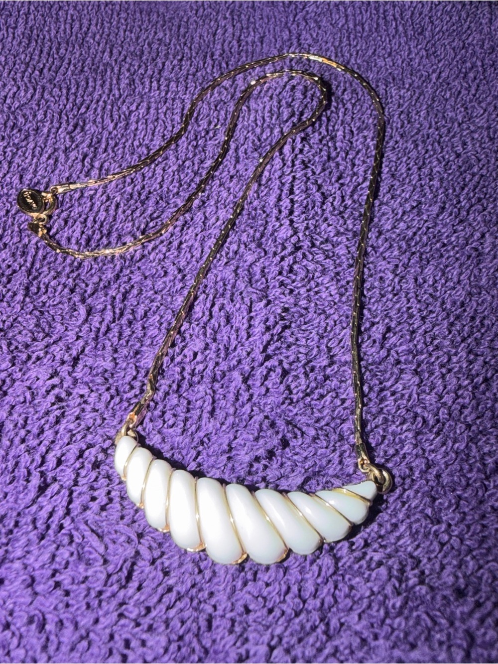 Avon - Gold Chain Necklace with White Fan Pendant